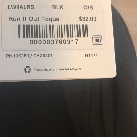 Lululemon run it out toque. NWT - Picture 4 of 4